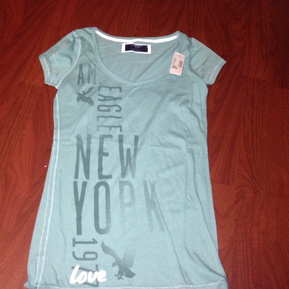 American Eagle tee