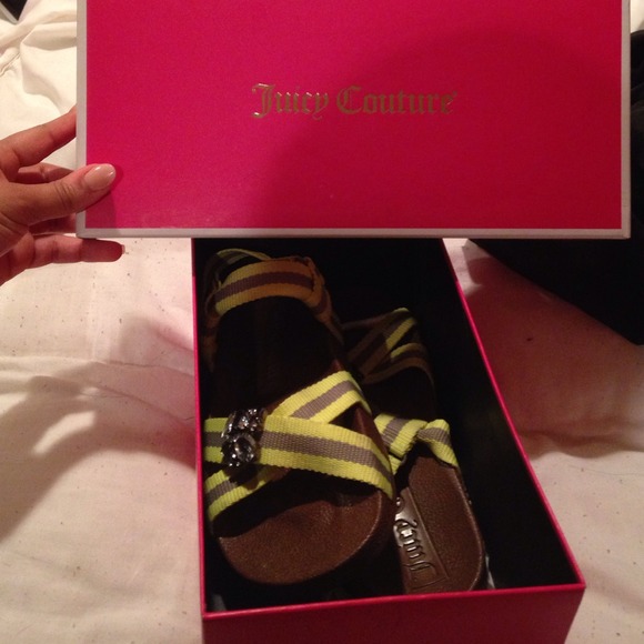 Sandals - Picture 4 of 4
