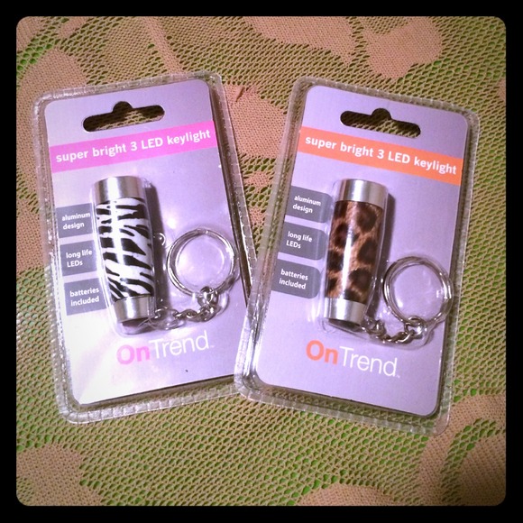 ✨Super cute Zebra or Cheetah LED key light✨