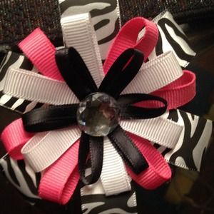 Zebra bow