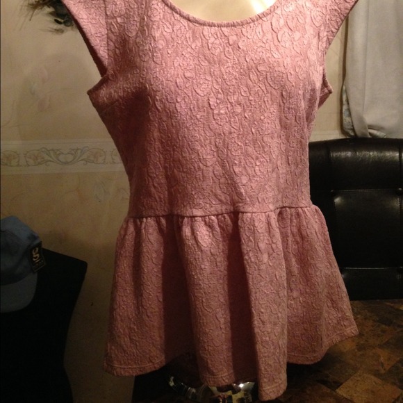 SOLD *** Beautiful Decree Peplum High-Low Top