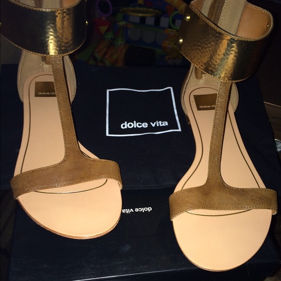 Dolce Vita Bagley sandles