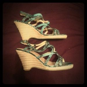 11w NWOT Turq & Black Snake Sandals