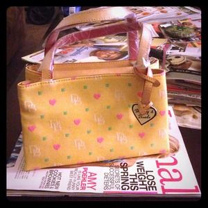 Reduced Tiny Dooney and Bourke east/west bag🔥