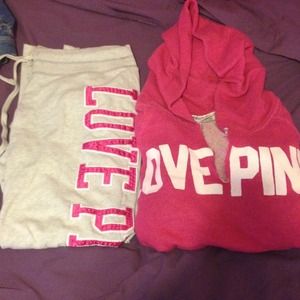 VS sweat pants and hoodie🌟Sold on vinted🌟