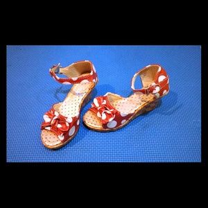 Wedge polka dots for toddler