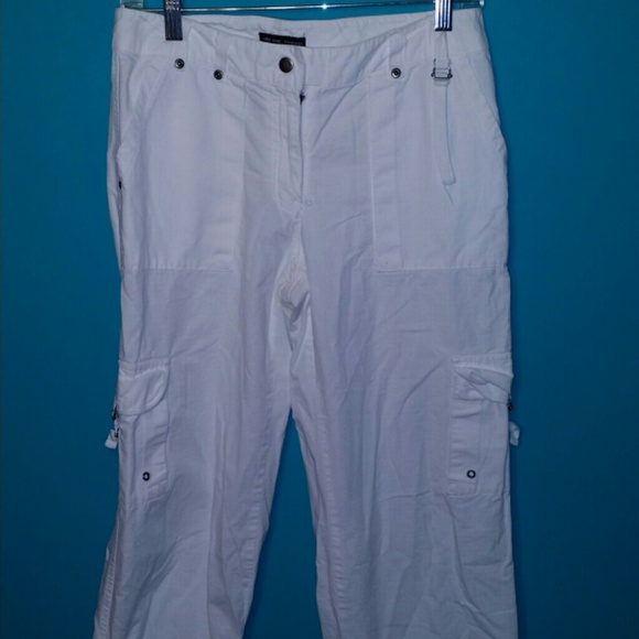 White cargo pant/capri
