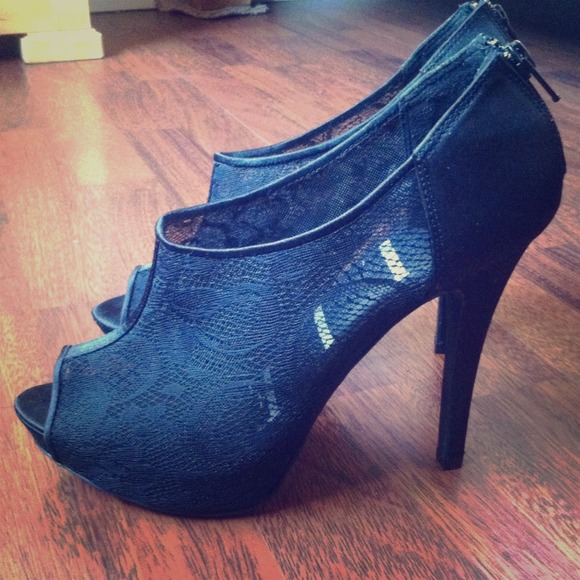 Elle Heels