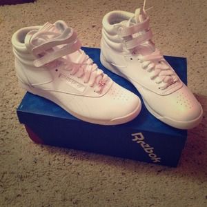Brand new Reebok high tops. Great sport shoes.