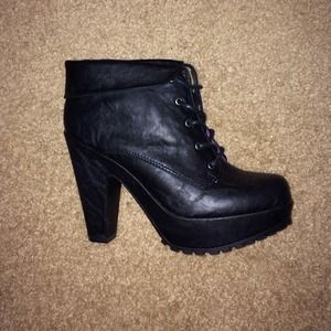 Black bootie
