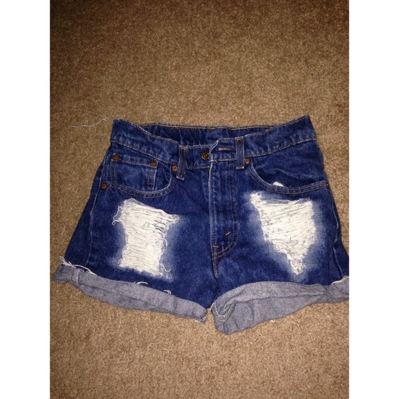 ❌SOLD❌Levi's high waisted shorts!
