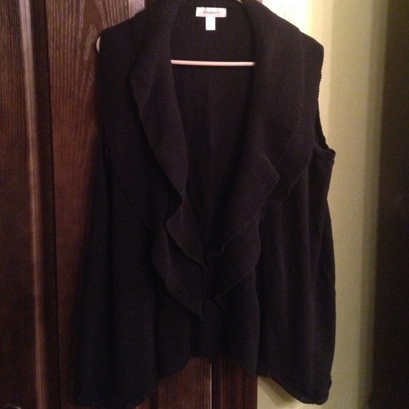 DONATED TO TORNADO VICTIMS Sweater vest - Picture 3 of 3