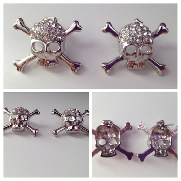 Skull Stud Earrings