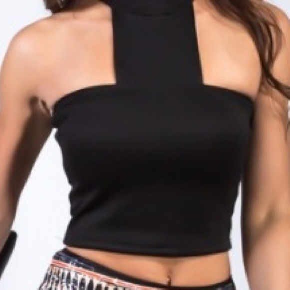 Black top - Picture 1 of 2