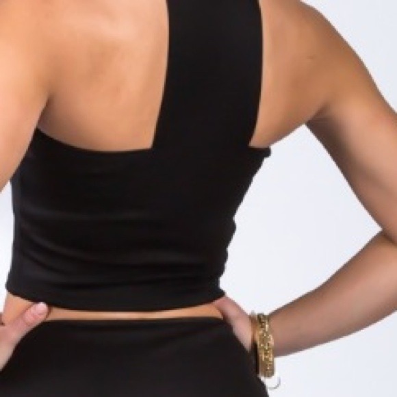 Black top - Picture 2 of 2