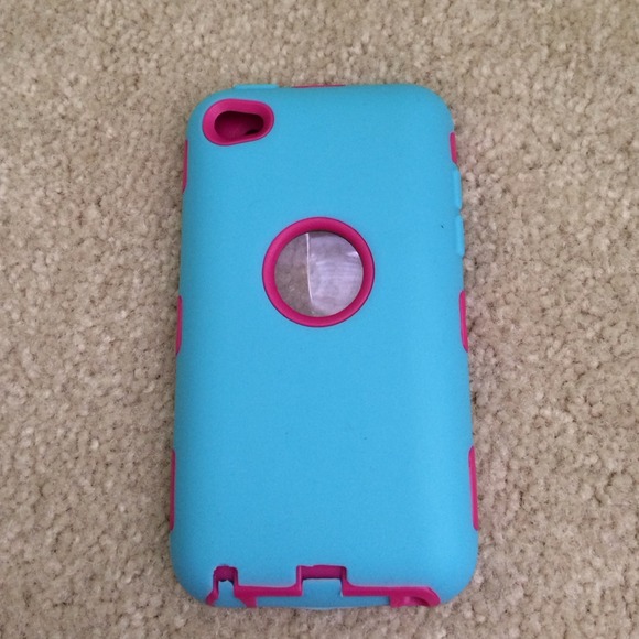 blue and pink iPod touch 4 case