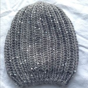 🚫SOLD🚫 Grey & Silver beanie