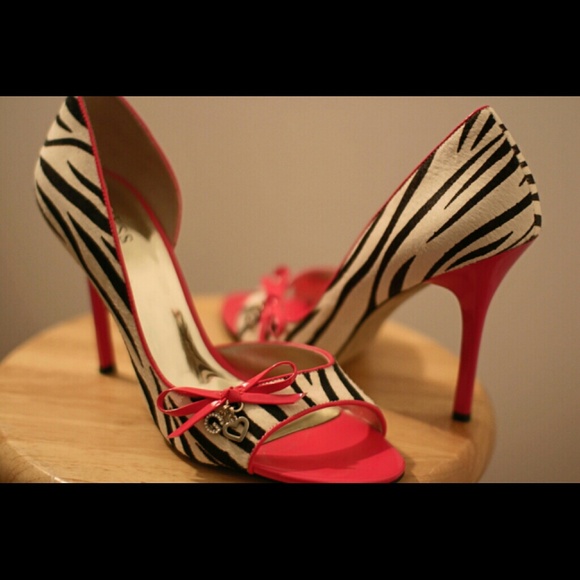 Zebra Print Open-Toe Pumps With Jeweled Charm - Picture 3 of 4