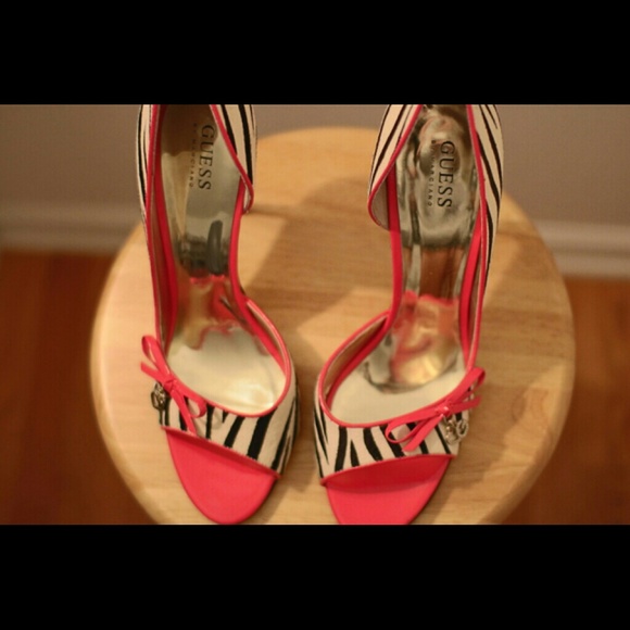 Zebra Print Open-Toe Pumps With Jeweled Charm - Picture 4 of 4