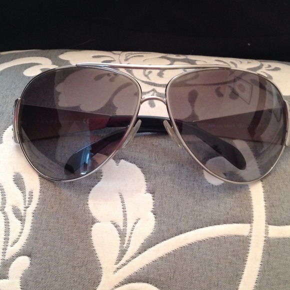 Awesome Prada Aviator - Picture 3 of 4