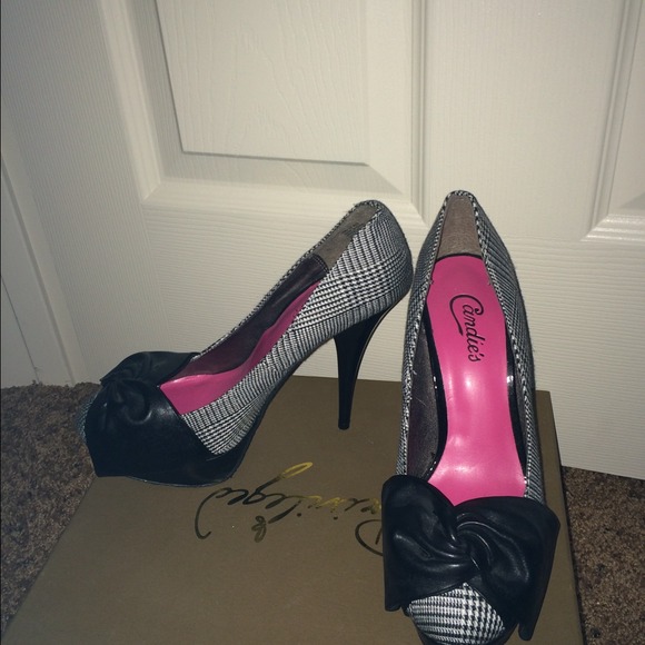 Black bow plaited low heels