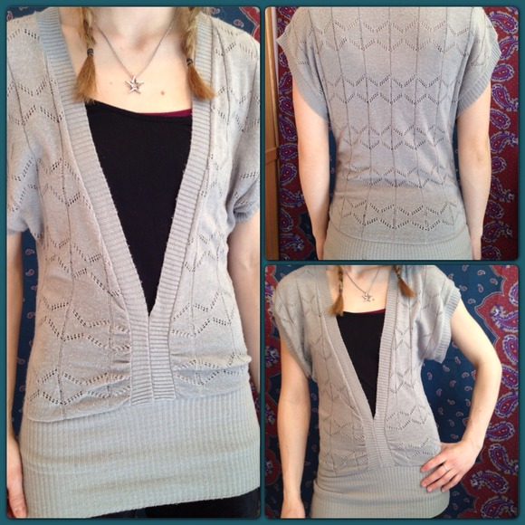 👏💥SOLD💥👏🌺 grey, Tall, V neck Sweater