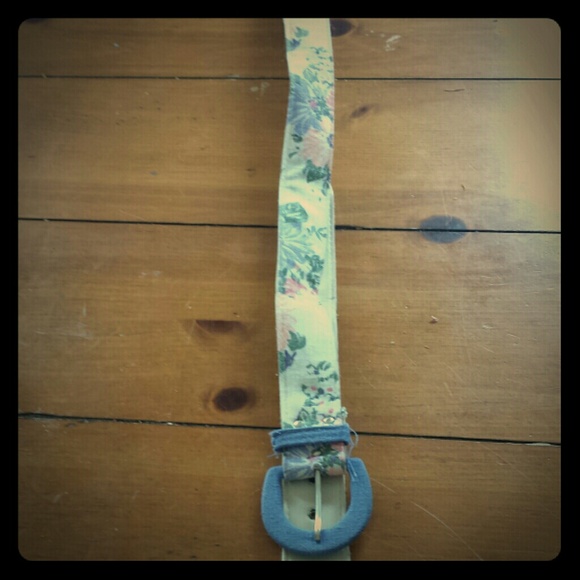 VINTAGE floral canvas belt