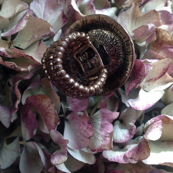 Statement ring - Picture 2 of 3