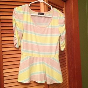 Never worn. Pastel scoop neck shirt. Size small