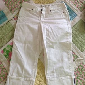 NEWLY REDUCEDWhite crop jeans