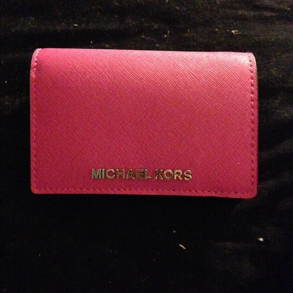🔴🚫SOLD🚫🔴Michael Kors fuchsia wallet