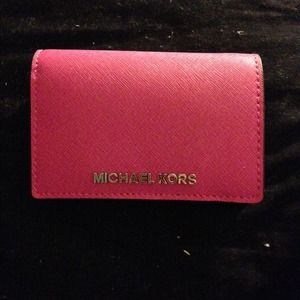 🔴🚫SOLD🚫🔴Michael Kors fuchsia wallet