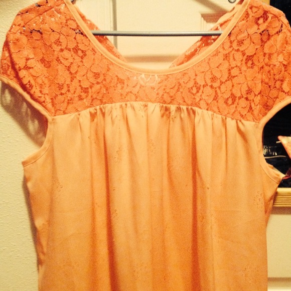 Short sleeve peach shirt with lace