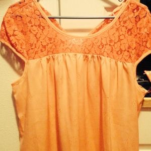 Short sleeve peach shirt with lace