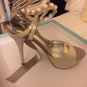 SEXY GUESS BY MARCIANO silver heels LOW PRICE