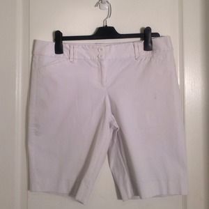 The Limited Brand White Exact Stretch Shorts