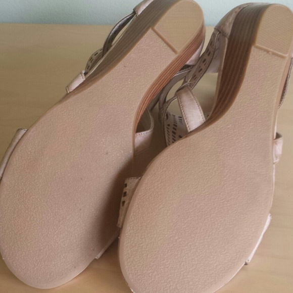 *sold in bundle* ?2xHP?Nwot nine west sandals - Picture 3 of 4