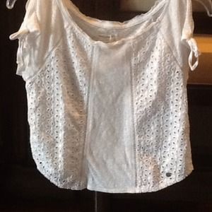 White flower cut out spring sorta cropped top