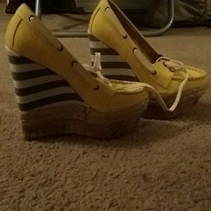 New yellow sailor wedges