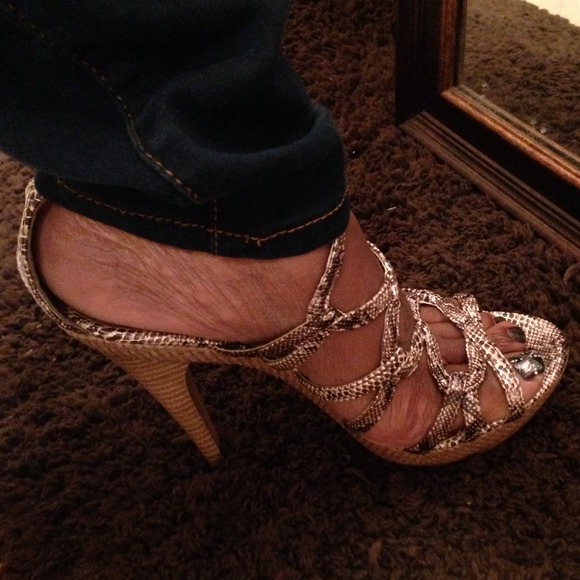 Snake Print Heels - Picture 3 of 4
