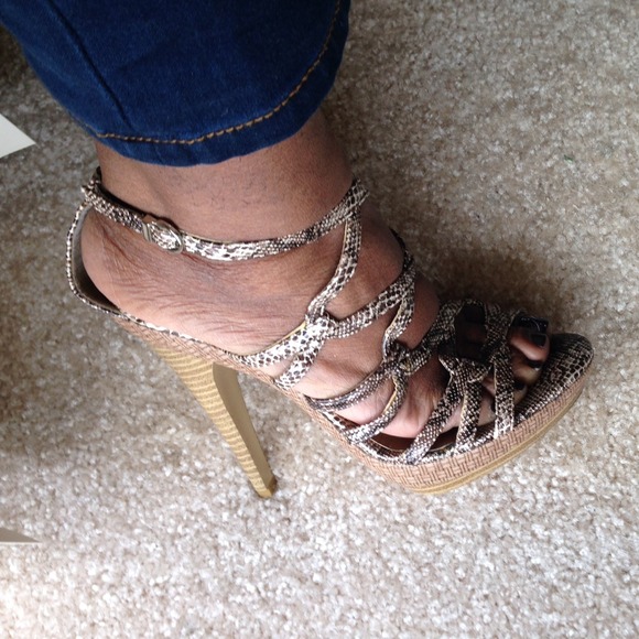 Snake Print Heels - Picture 4 of 4