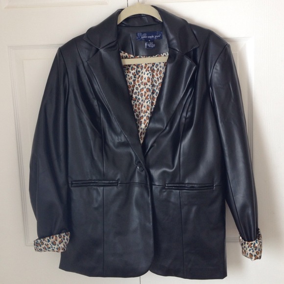 Susan Graver Jackets & Blazers - SOLD SUSAN GRAVER FAUX LEATHER JACKET
