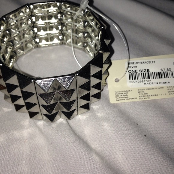 Bracelet