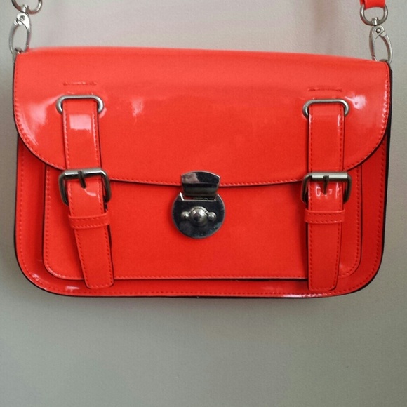 Patent leather purse, cross body - Picture 2 of 4