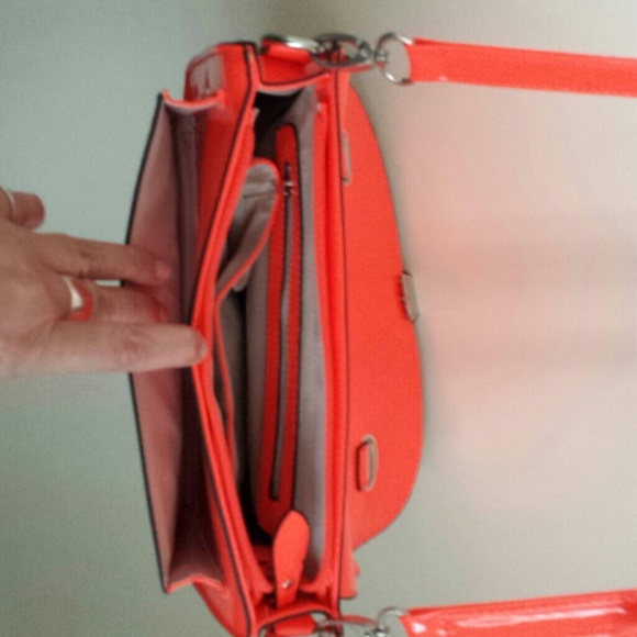 Patent leather purse, cross body - Picture 3 of 4