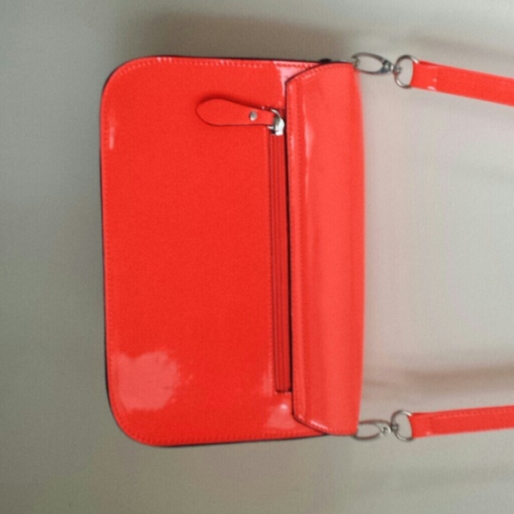 Patent leather purse, cross body - Picture 4 of 4