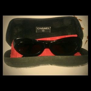 Channel Sunglasses - Black