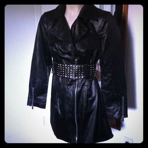 🎉HP 10/16/15🎉Fashionable black trench coat!