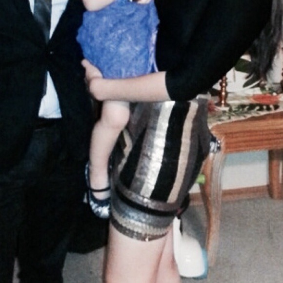 •••🎉🎉HP 10-31 🎉🎉 Bebe sequin skirt - Picture 4 of 4