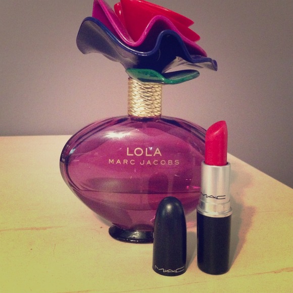 🚫SOLD🚫 MAC Brave Red Lipstick